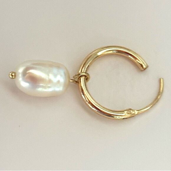 Camille Gold Tone Hoop Earrings with Cultured Baroque Pearls – 1” Drop - Picture 5 of 8